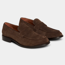 Load image into Gallery viewer, TGA By Ahler Suede Loafers Brown
